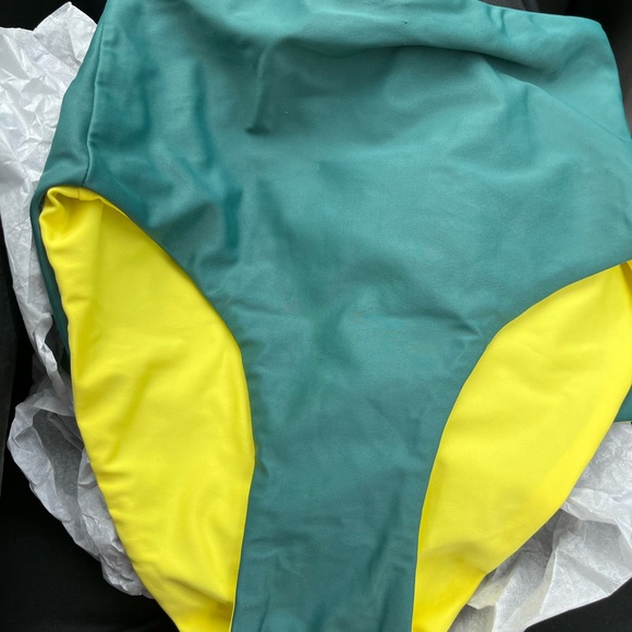 NWOT Madewell second wave Green/Yellow two piece swimsuit XS reversible - Picture 4 of 7